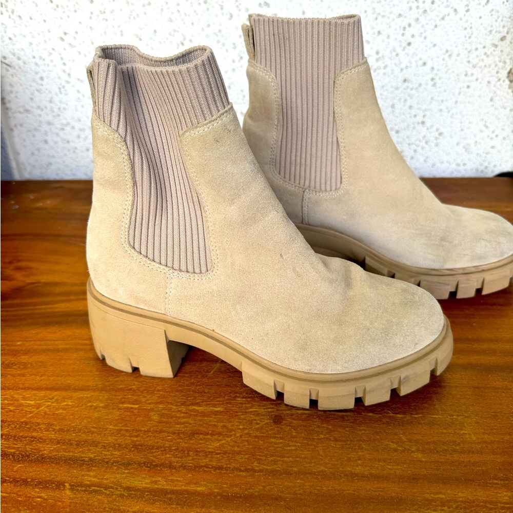 STEVE MADDEN HUTCH SUEDE BOOTS
